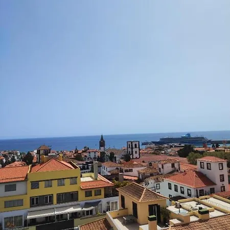 Social Center - View Rooftop פונשל