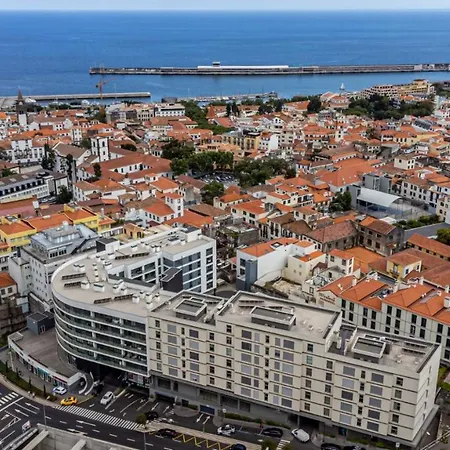Social Center - View Rooftop *